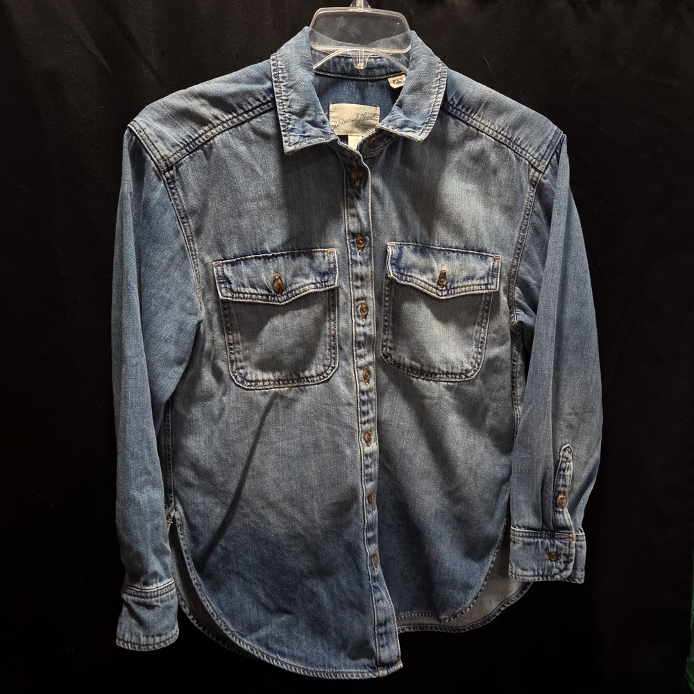 Universal Thread Retro Oversized Denim Shacket 10… - image 2